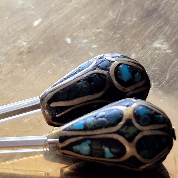 Elegant Silver and Turquoise Earrings - Picture 5 of 8